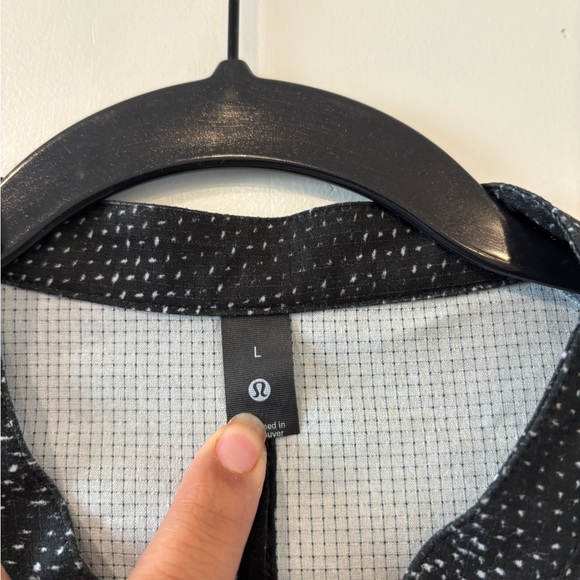 Sold - Picture 3 of 6